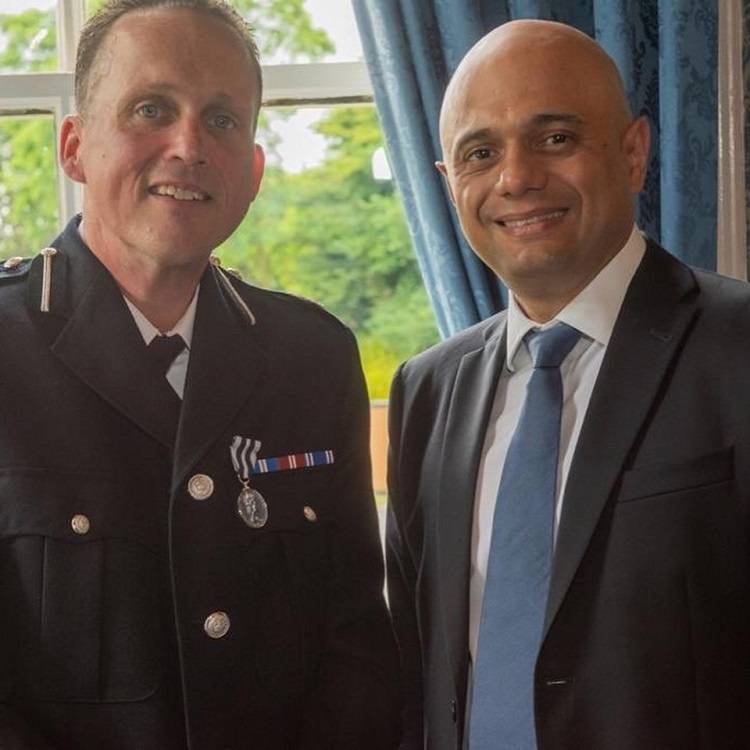 ब्रिटेन की राजनीति में ऐसे छाया एक पाकिस्तानी बस ड्राइवर का बेटा