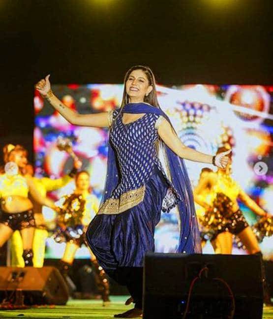 बचपन में इंस्पेक्टर बनना चाहती थीं सपना चौधरी, जानें क्या उनका असली नाम?