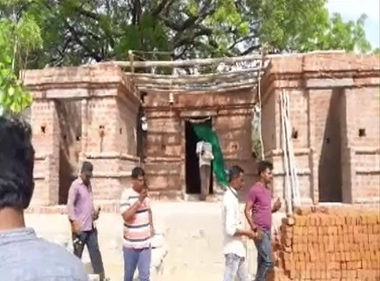 गुप्त खजाने के लिए 3 की नरबलि, गर्दन काटकर खून शिवलिंग पर चढ़ाया