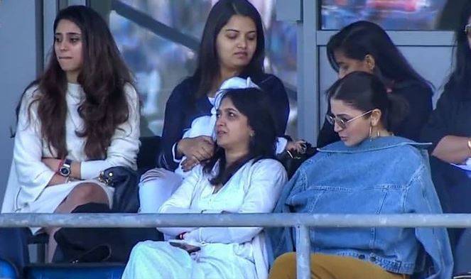 वर्ल्ड कप मैच में दूर रहीं कोहली-रोहित की पत्नियां, फैंस हुए हैरान