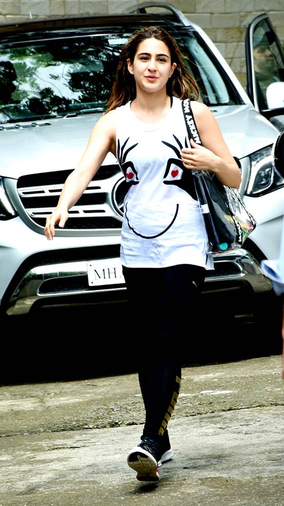 कुली नंबर 1: वरुण संग सारा की डांस प्रैक्टिस, इस अंदाज में नजर आए सितारे