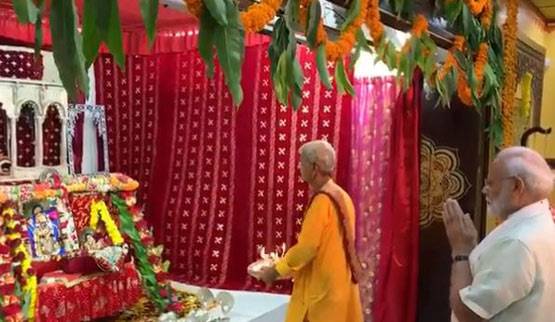 बहरीन का वो 200 साल पुराना मंदिर, जहां PM मोदी ने किए दर्शन