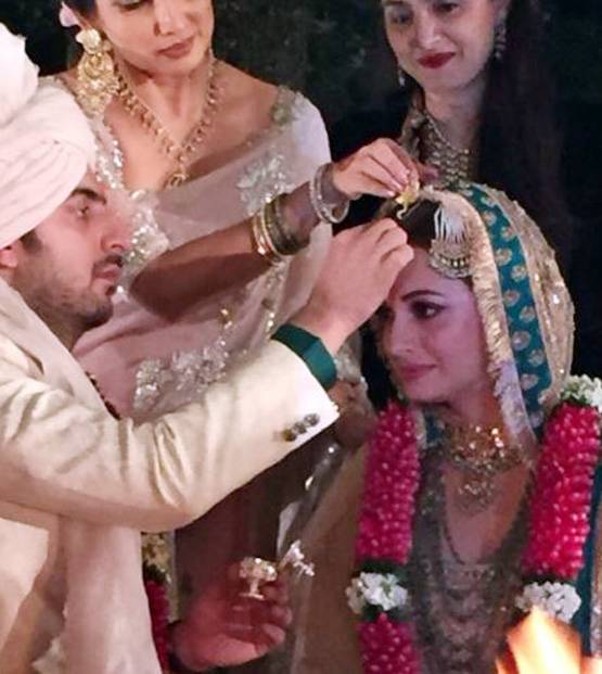 11 साल बाद पति से अचानक अलग हो रही हैं दीया मिर्जा, फैसले पर हैरानी!