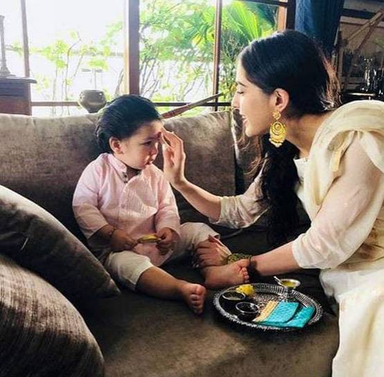 ये हैं बॉलीवुड के सौतेले भाई-बहन, एक-दूजे से करते हैं बेशुमार प्यार