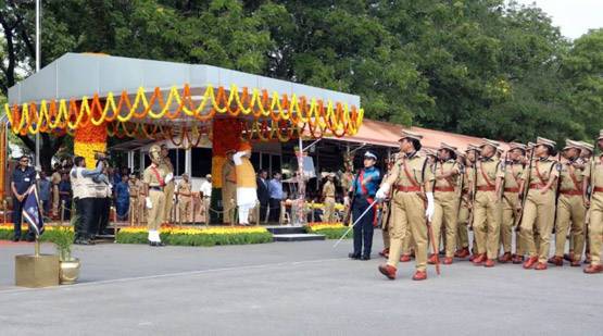 शादी-घर-पति-बच्चा: कुछ यूं किया संघर्ष, तब IPS बनी किसान की बेटी