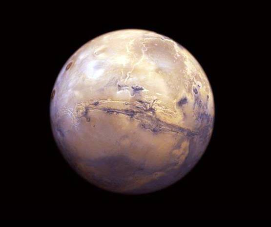 इन ग्रहों के पास हैं 50 से ज्यादा चांद, धरती के पास केवल 1