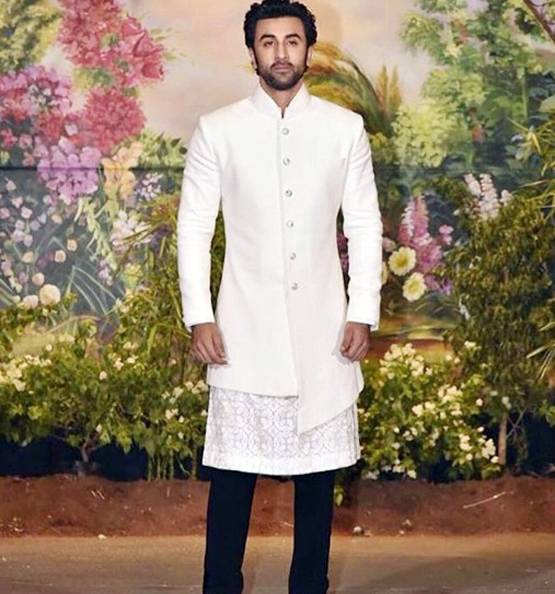 ईद पर ड्रेस को लेकर हैं कन्फ्यूज? देखें बॉलीवुड सेलेब्स के ट्रेंडिंग कुर्ते