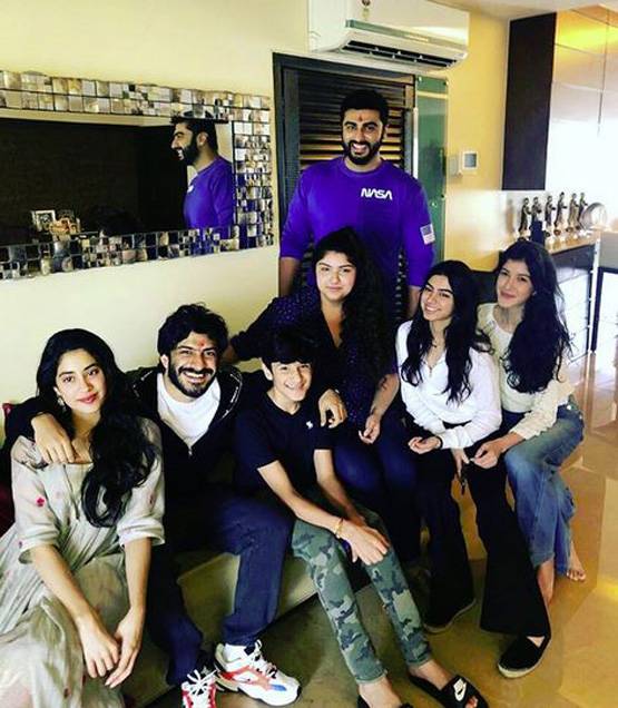 ये हैं बॉलीवुड के सौतेले भाई-बहन, एक-दूजे से करते हैं बेशुमार प्यार