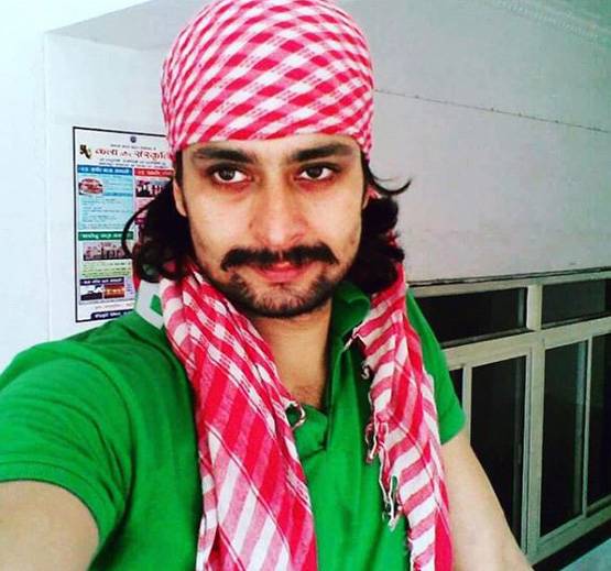 रियल में ऐसे दिखते हैं TV के साईं बाबा, एक्टर से पहले थे क्र‍िमनल लॉयर