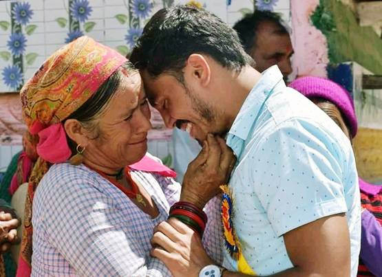 जब टीचर ने ली विदाई, तो रो पड़ा स्कूल का हर बच्चा, देखें-PHOTOS