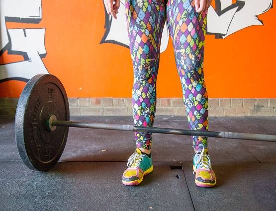 बरसात में नुकसान दे सकती है आपकी फेवरेट लैगिंग्स, पहनने से पहले जान लें खतरे