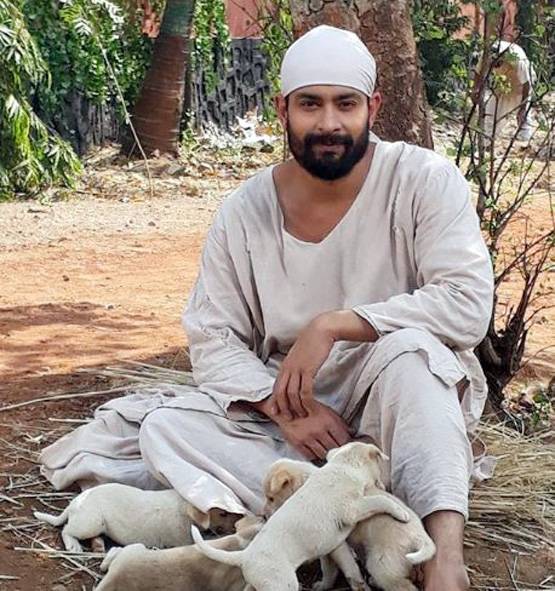 रियल में ऐसे दिखते हैं TV के साईं बाबा, एक्टर से पहले थे क्र‍िमनल लॉयर