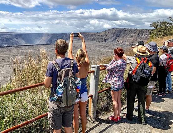 शैंपेन से लेकर परफ्यूम तक, फ्रांस से दुनिया को तोहफे में मिली ये 7 चीजें