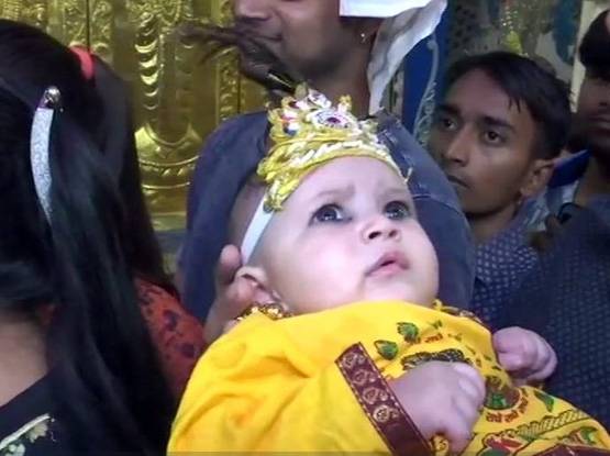 PHOTOS: देशभर में कृष्ण जन्माष्टमी की धूम, मंदिरों में उमड़े श्रद्धालु