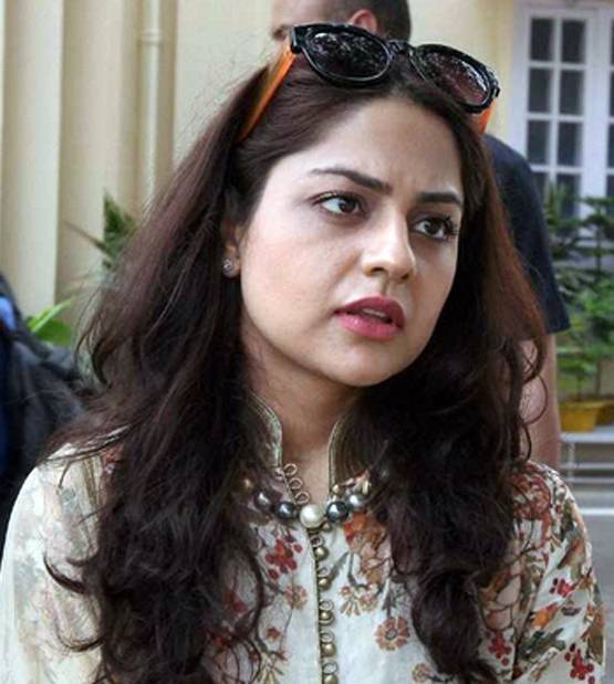 महबूबा की गिरफ्तारी के बाद चर्चा में हैं बेटी, जानें- क्या करती हैं काम