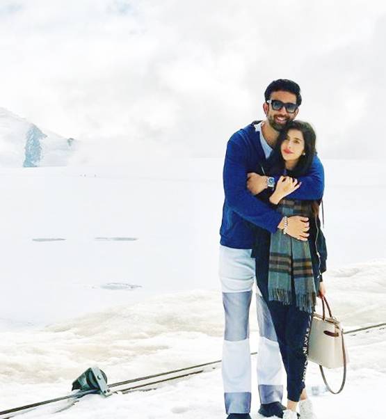 स्‍व‍िटजरलैंड की वादियों में राजीव-चारु का लिपलॉक, हनीमून की फोटोज वायरल