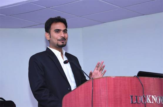 पिता टेलर, बेटा बना CA टॉपर, जानें किस स्ट्रेटजी से पाई सफलता