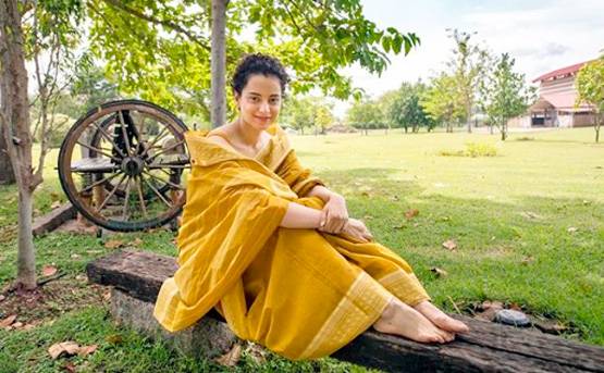 रक्षाबंधन के लिए 10 ट्रेडिशनल ड्रेस, देखें बॉलीवुड एक्ट्रेस का कलेक्शन