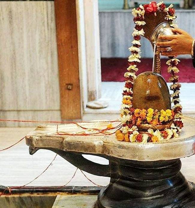 सावन का एक सोमवार शेष, भगवान शिव के रुद्राभिषेक से होते हैं ये लाभ