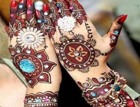 बकरीद: हाथों में सजाएं ये खूबसूरत Arabic मेहंदी डिजाइन