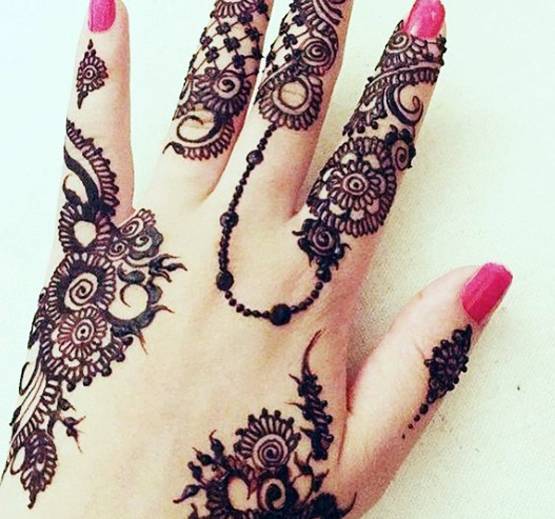 Eid ul zuha: खूबसूरती पर चार चांद लगा देंगे मेहंदी के ये 12 लेटेस्ट डिजाइन