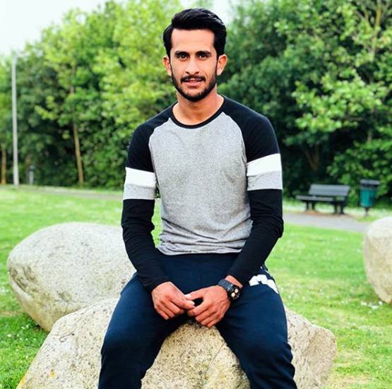 पाक क्रिकेटर ने भारतीय लड़की के साथ रचाई शादी, देखें तस्वीरें