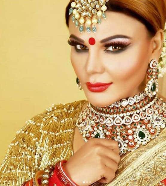 राखी ने शेयर की रोती लड़की की फोटो, लोग बोले- तलाक हो गया?