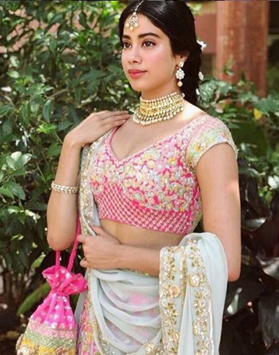 Hartalika Teej: व्रत में पहनें कैसी साड़ी? बॉलीवुड सेलेब्स से लें टिप्स