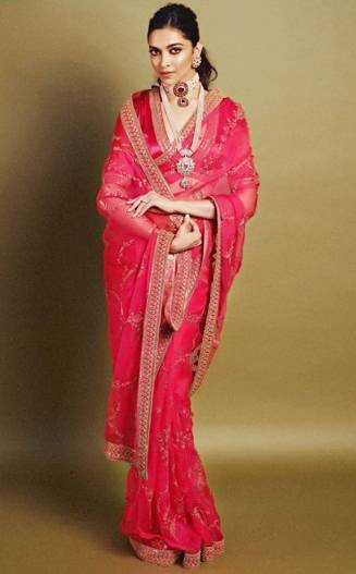 Hartalika Teej: व्रत में पहनें कैसी साड़ी? बॉलीवुड सेलेब्स से लें टिप्स