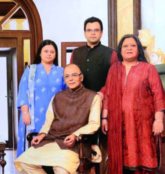 ऐसा है अरुण जेटली का परिवार, पिता की तरह ही वकील हैं बेटा-बेटी