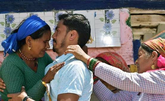 जब टीचर ने ली विदाई, तो रो पड़ा स्कूल का हर बच्चा, देखें-PHOTOS