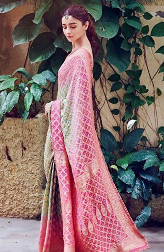 Hartalika Teej: व्रत में पहनें कैसी साड़ी? बॉलीवुड सेलेब्स से लें टिप्स