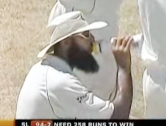 ...जब अमला को आतंकवादी कहने पर कट गया था इस कमेंटेटर का पत्ता