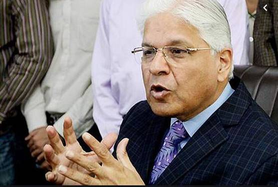 चिदंबरम ही नहीं कांग्रेस के ये नेता भी काले कोट और खादी के कॉम्बिनेशन