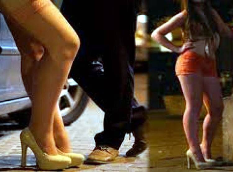 एस्कॉर्ट सर्विस का नंबर गूगल पर ढूंढा, Whatsapp पर बात, लुटा युवक