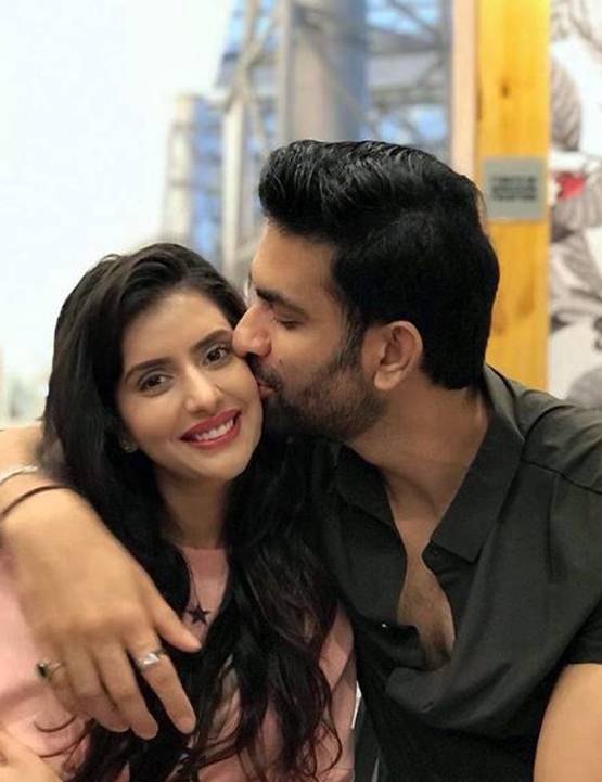 चारु असोपा ने मनाया पति राजीव सेन का जन्मदिन, लिखा खूबसूरत नोट