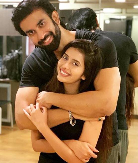 चारु असोपा ने मनाया पति राजीव सेन का जन्मदिन, लिखा खूबसूरत नोट