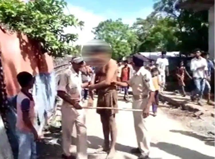 पत‍ि पहुंचा, दरवाजे के पीछे छ‍िपा था प्रेमी, 'कर्ज' वसूलने आता था घर