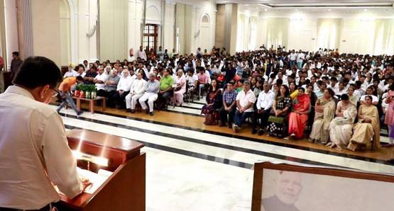 DU में PM मोदी को देखकर स्टूडेंट्स ने ऐसे मनाया खेल दिवस, देखें PHOTOS