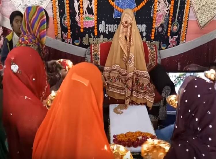 ढोंगी बाबा का पर्दाफाश, गुड़िया को देवी बताकर करता था ठगी