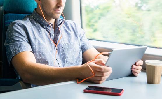 IAS बनने के लिए घंटों पढ़ना जरूरी नहीं, पढ़ें, UPSC टॉपर के टिप्स