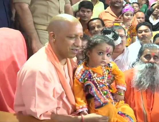 देशभर में जन्माष्टमी की धूम, मंदिरों में दिखा कृष्ण भक्तों का उत्साह