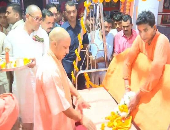 देशभर में जन्माष्टमी की धूम, मंदिरों में दिखा कृष्ण भक्तों का उत्साह