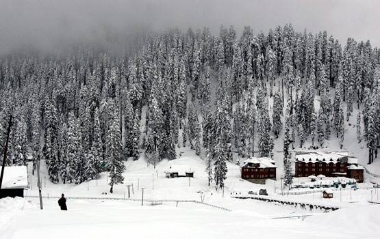 यूं ही धरती का स्वर्ग नहीं कहा जाता कश्मीर, ये 10 जगह हैं बेहद खूबसूरत