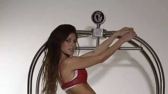 फेमस पोर्न स्टार सुरंग में रहने को मजबूर, इस हालत में मिली