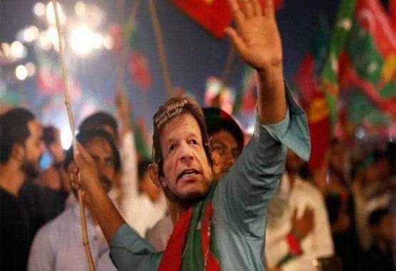 गूगल पर भिखारी सर्च करने पर दिख रहे इमरान खान, सोशल मीडिया पर ट्रोल