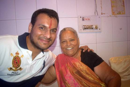 CA टॉपर ने लाखों की नौकरी छोड़ी, पहले प्रयास में IAS में सफल, जानें टिप्स