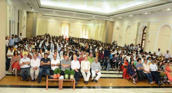 DU में PM मोदी को देखकर स्टूडेंट्स ने ऐसे मनाया खेल दिवस, देखें PHOTOS