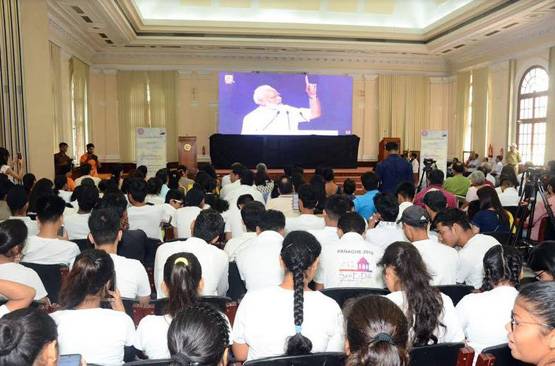 DU में PM मोदी को देखकर स्टूडेंट्स ने ऐसे मनाया खेल दिवस, देखें PHOTOS