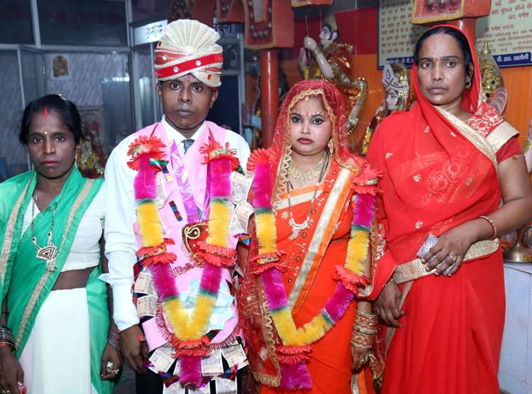 शादी की पहली रात द‍ुल्हन ने ससुराल‍ियों को ख‍िलाया हाथ का खाना, फ‍िर...